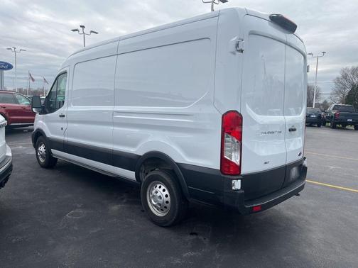 Oxford White 2023 Ford Transit-250 Base