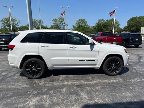 Bright White Clearcoat 2018 Jeep Grand Cherokee Altitude