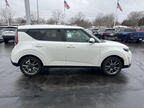 2024 Kia Soul EX