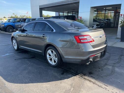 2016 Ford Taurus SE