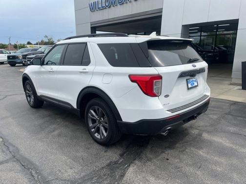 White Metallic 2023 Ford Explorer XLT