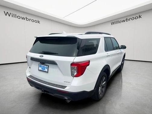 White Metallic 2023 Ford Explorer XLT