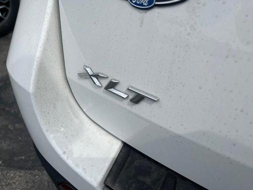 White Metallic 2023 Ford Explorer XLT