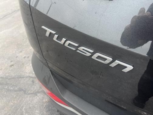 2023 Hyundai TUCSON SE