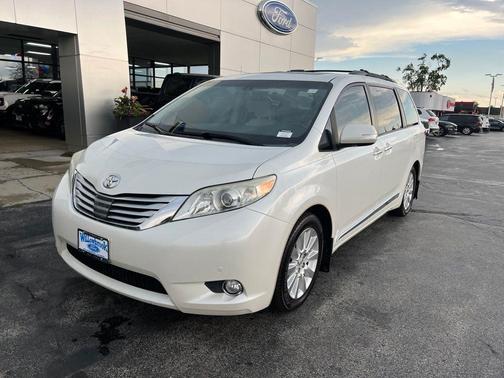 Blizzard Pearl 2013 Toyota Sienna Limited