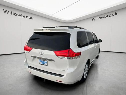 Blizzard Pearl 2013 Toyota Sienna Limited