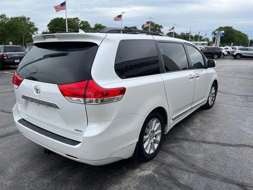 Blizzard Pearl 2013 Toyota Sienna Limited