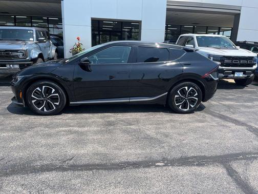 Black 2023 Kia EV6 Wind