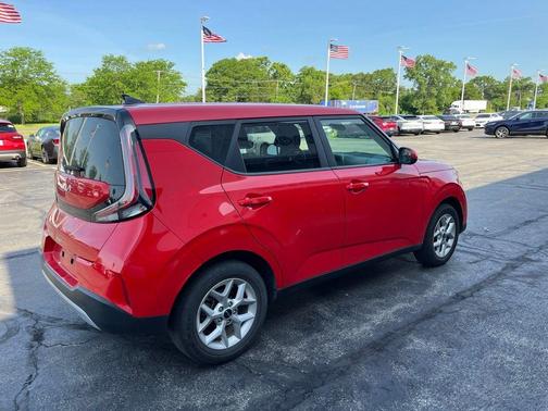 Inferno Red 2024 Kia Soul LX