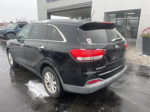 2017 Kia Sorento LX
