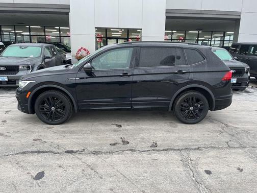 2022 Volkswagen Tiguan 2.0T SE R-Line Black