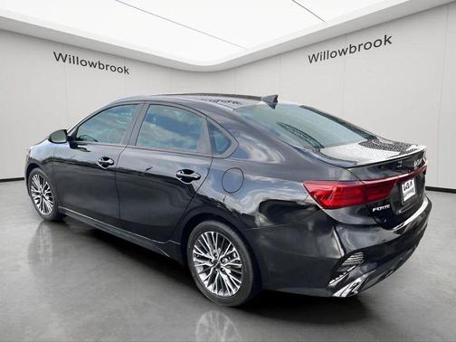 Aurora Black Pearl 2023 Kia Forte GT-Line