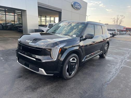 Aurora Black Pearl 2024 Kia EV9 Land