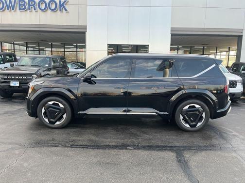 Aurora Black Pearl 2024 Kia EV9 Land