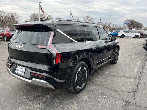 Aurora Black Pearl 2024 Kia EV9 Land