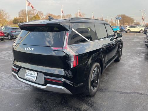 Aurora Black Pearl 2024 Kia EV9 Land