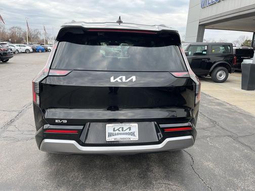 Aurora Black Pearl 2024 Kia EV9 Land