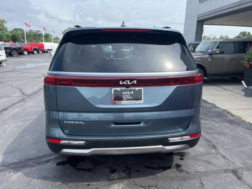 2024 Kia Carnival SX