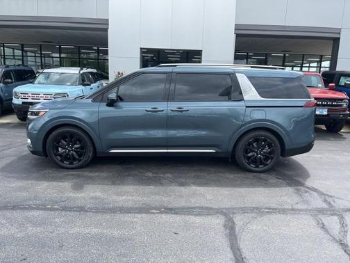 2024 Kia Carnival SX