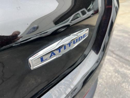 Diamond Black 2018 Jeep Compass Latitude