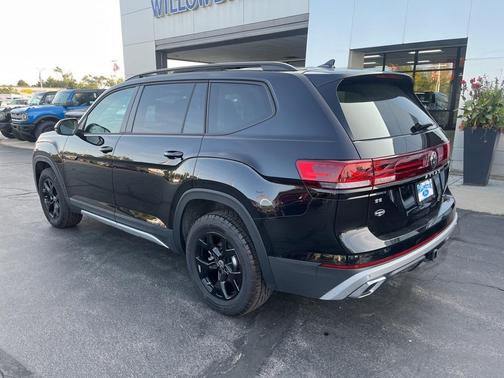 2025 Volkswagen Atlas 2.0T Peak Edition