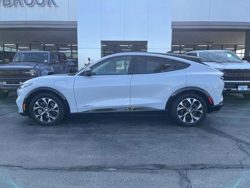 White Metallic 2022 Ford Mustang Mach-E Premium