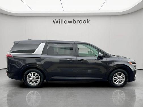 Metal 2024 Kia Carnival LX