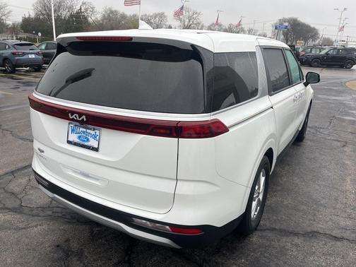 2024 Kia Carnival LX