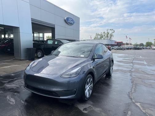 2023 Tesla Model Y Long Range