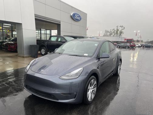 2023 Tesla Model Y Long Range