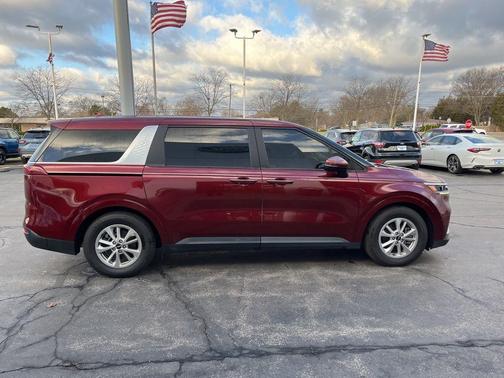 2022 Kia Carnival LXS
