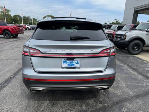 Radiance Metallic 2023 Lincoln Nautilus Reserve