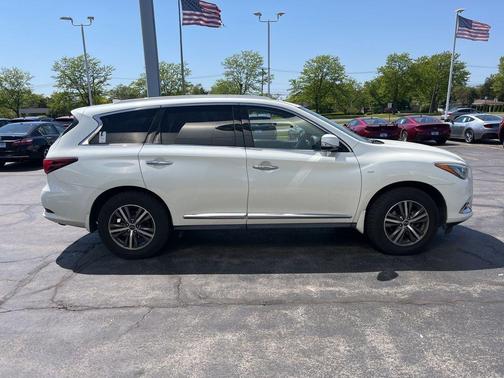 White 2017 INFINITI QX60 Base