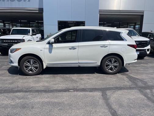 White 2017 INFINITI QX60 Base