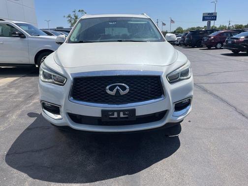 White 2017 INFINITI QX60 Base