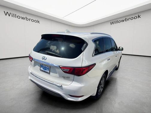 White 2017 INFINITI QX60 Base