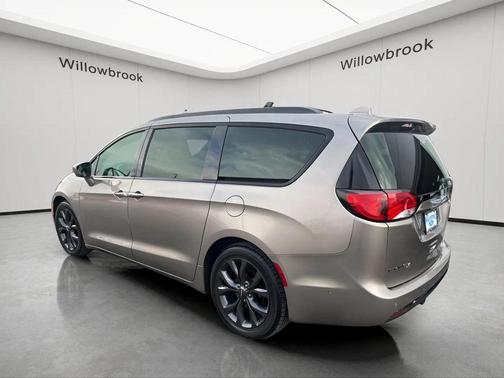 2018 Chrysler Pacifica Touring-L Plus