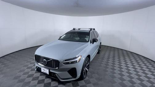2025 Volvo XC60 B5 Ultra