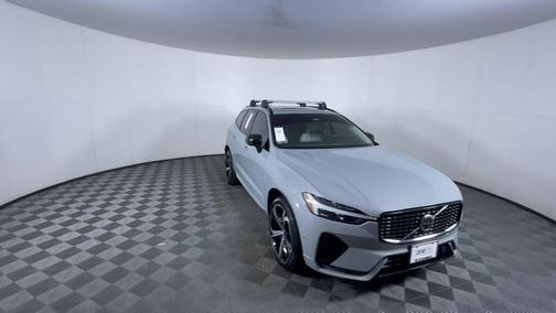 2025 Volvo XC60 B5 Ultra