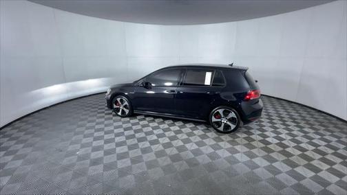 2017 Volkswagen Golf GTI 2.0T SE 4-Door
