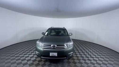 2013 Toyota Highlander SE