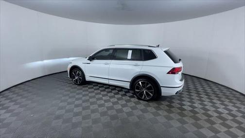 2024 Volkswagen Tiguan 2.0T SEL R-Line 4MOTION