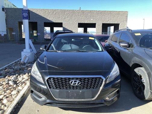 2017 Hyundai SONATA Hybrid SE