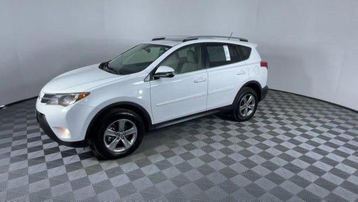 Photo 4 of 26 of 2015 Toyota RAV4 XLE