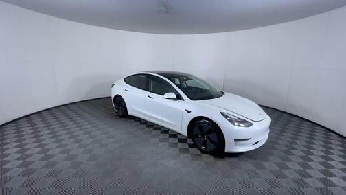 2021 Tesla Model 3 Standard Range Plus