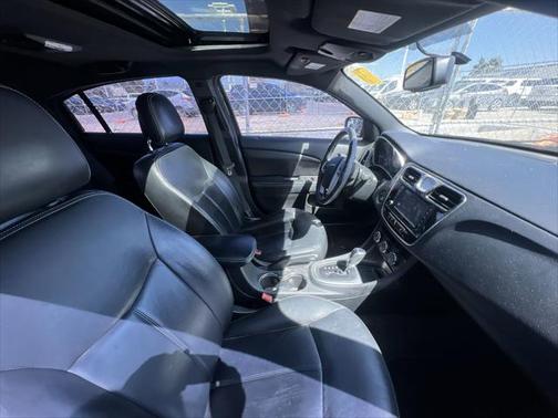 2012 Chrysler 200 Limited