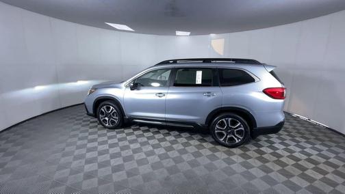 Ice Silver Metallic 2023 Subaru Ascent Limited 7-Passenger