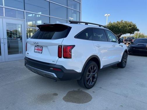 2023 Kia Sorento SX