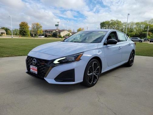 2023 Nissan Altima SR FWD