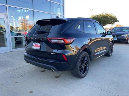2025 Ford Escape ST-Line Elite